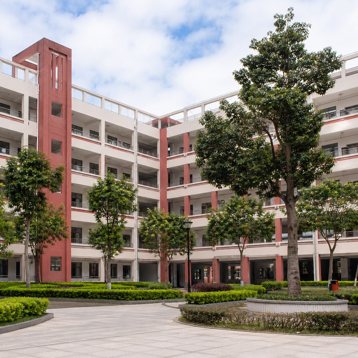 中国の学校の校舎と生徒のイメージ